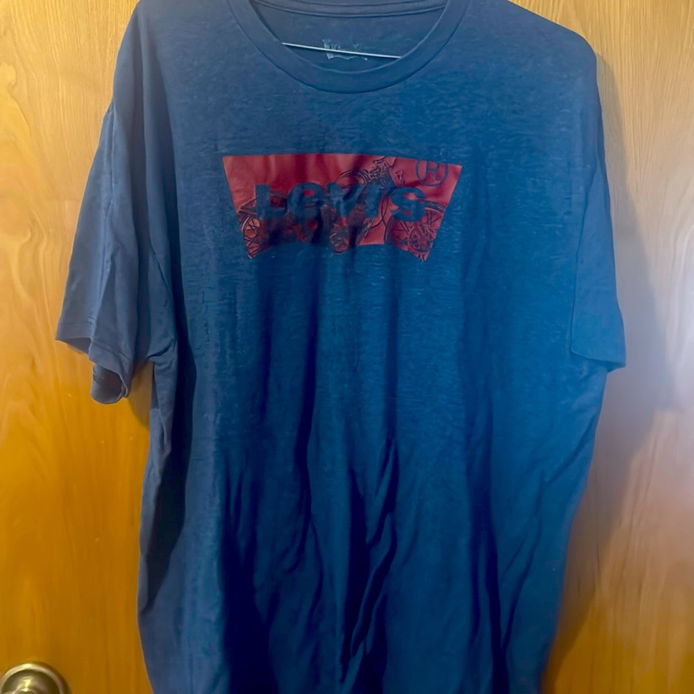 Levi blue logo shirt L
